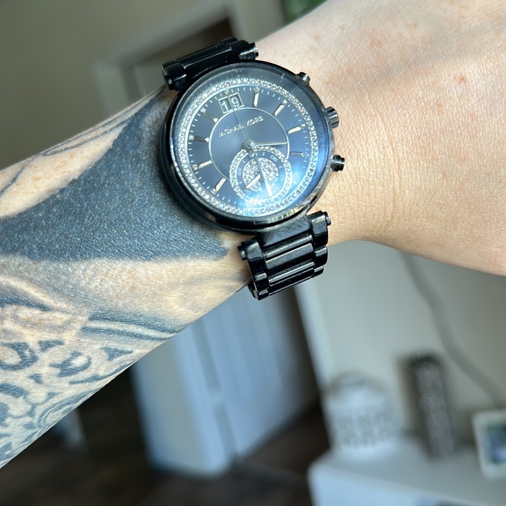 Black MK watch - Picture 2 of 5